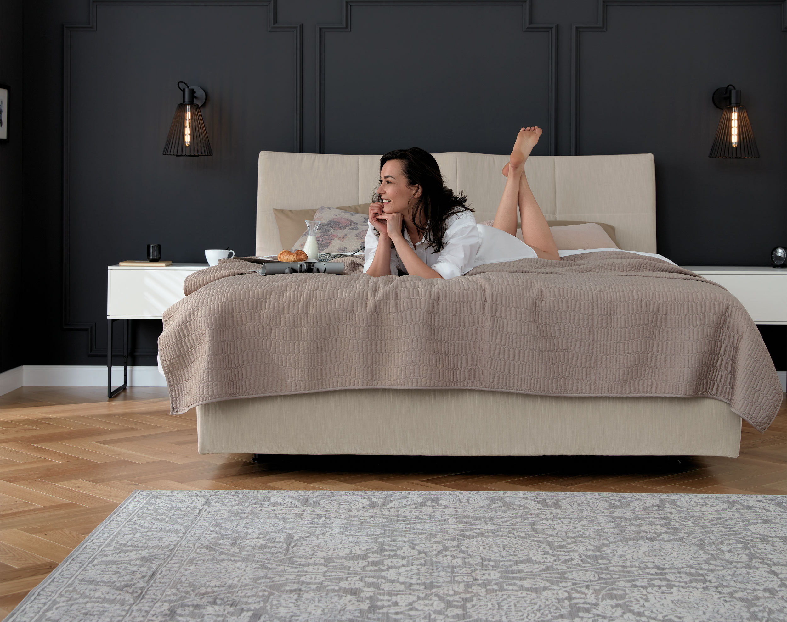 Boxspringbett image number null