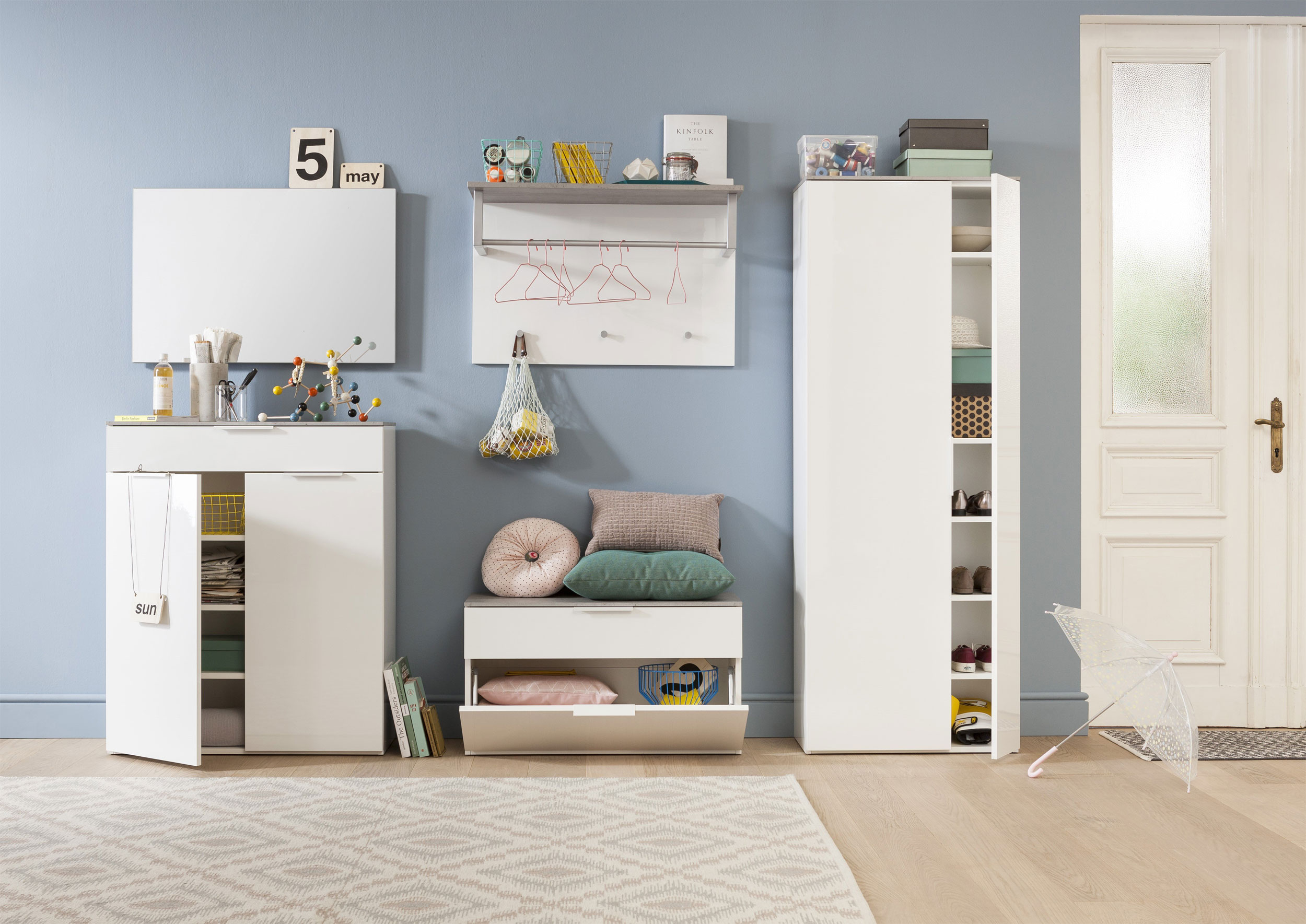 Garderobenschrank image number null