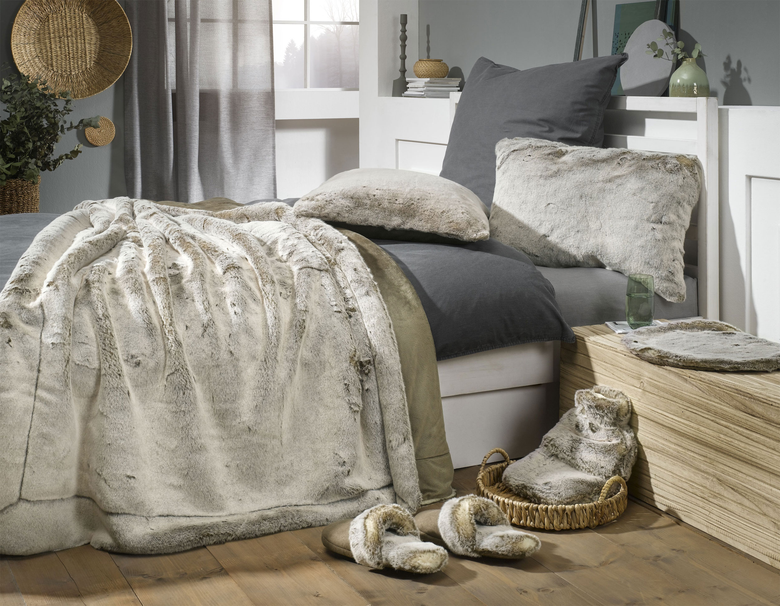 MONDO Fellimitatdecke image number 2