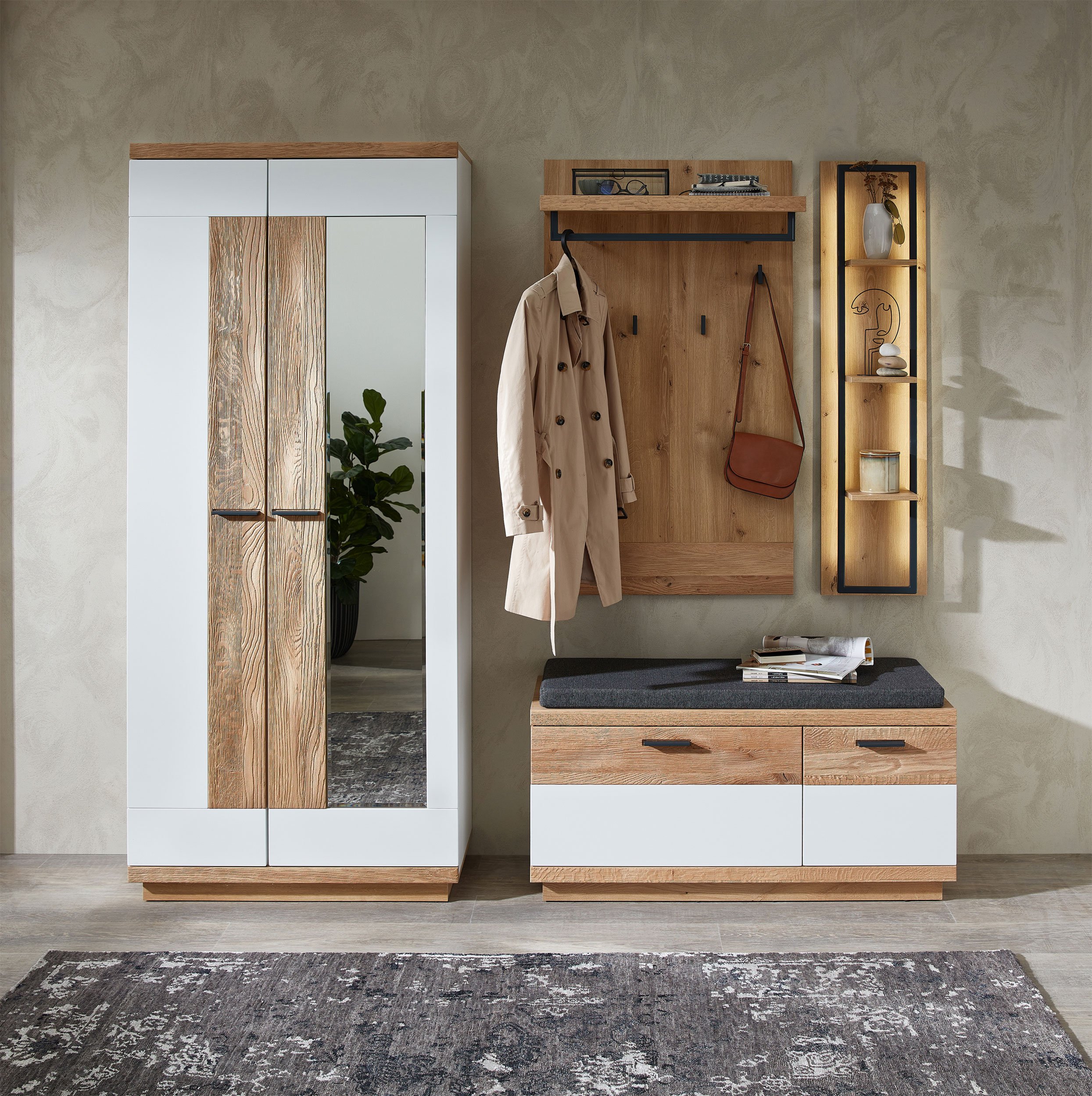 Garderobenschrank image number null